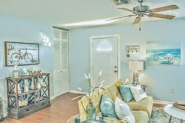 Additional photo 3 of property located at 22308 Laramore Ave