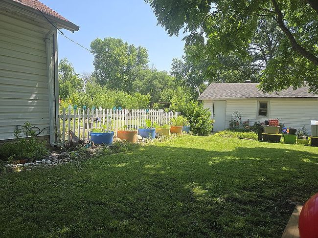 Photo of 203 Hayes St, Pomona, KS