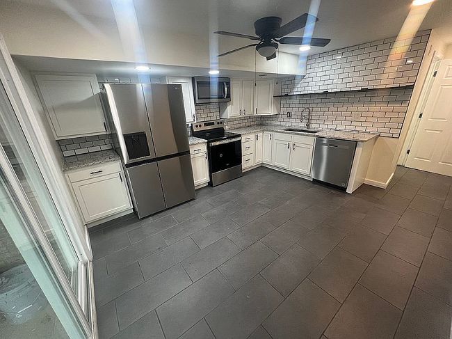 Photo of 1218 E Henry Clay Ave