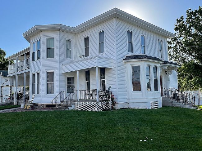 Photo of 301 W Benton St, Windsor, MO