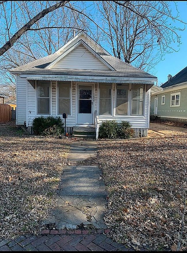 Photo of 1606 N Locust St, Pittsburg, KS