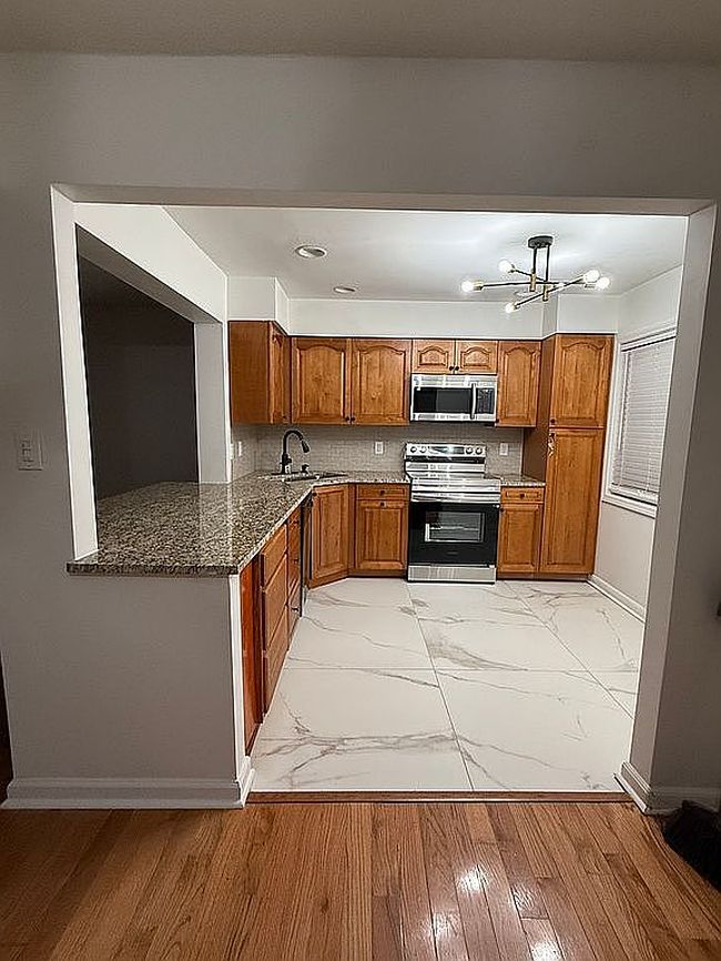 Image of 1090 Country Ct