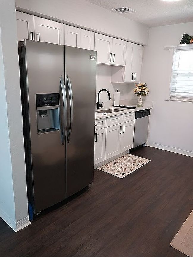 Photo of 5438 2Ed Ave S, Saint Petersburg, FL
