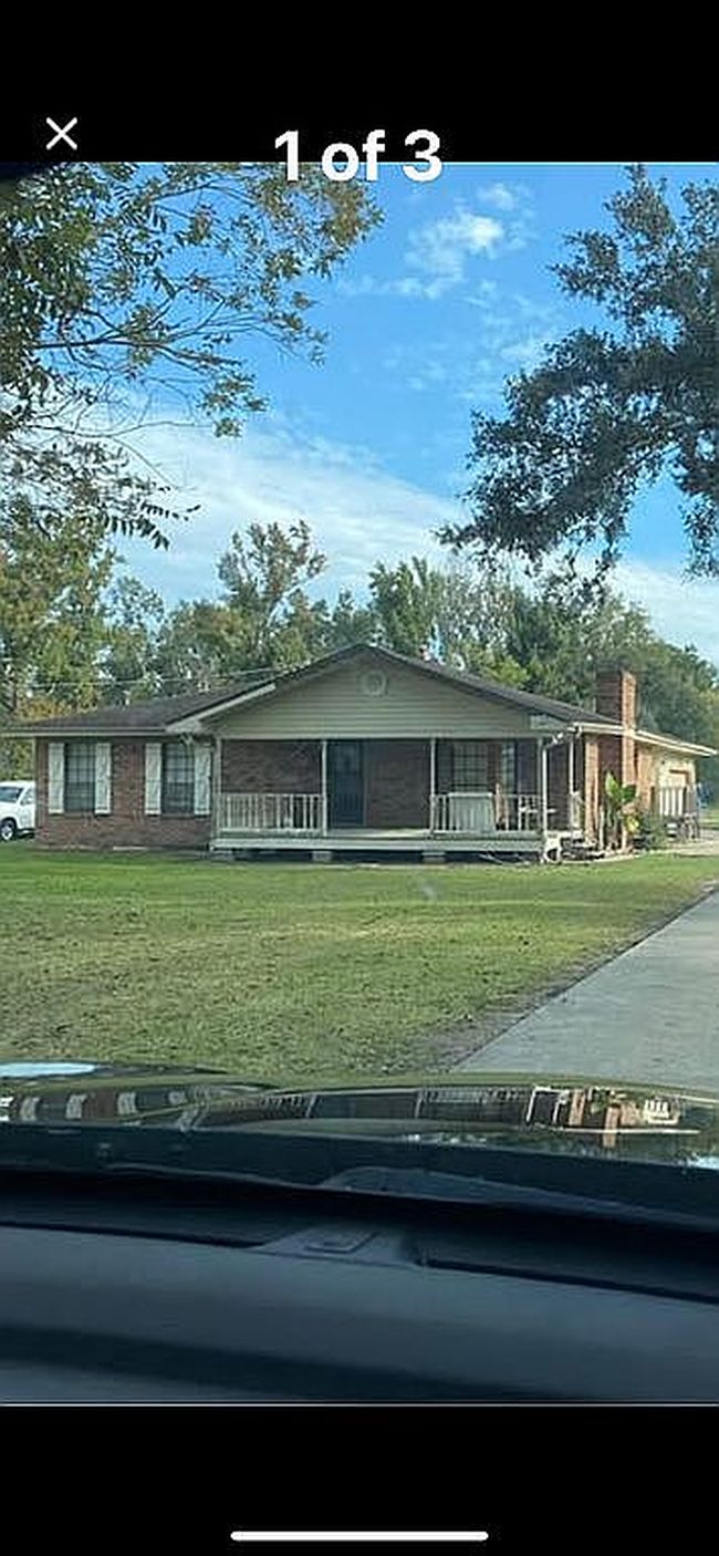 Photo of 4235 Bayouside Dr, Houma, LA