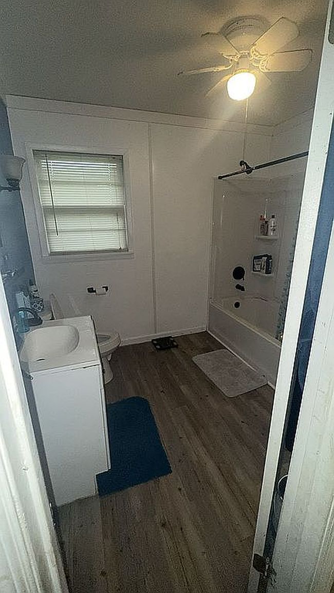 Image of 16051 Parker Rd