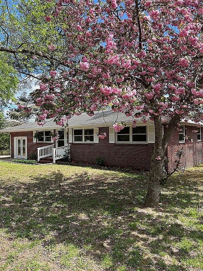 Image of 308 Lakeside Dr