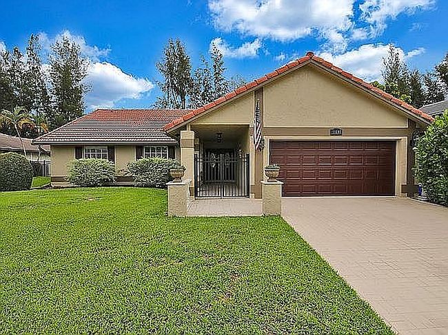 9441 Old Pine Rd, Boca Raton, FL