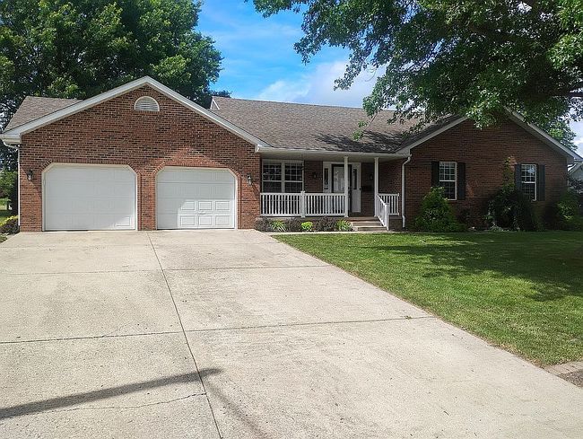 Photo of 214 Michael Pl, Jerseyville, IL