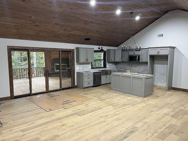 Image of 10 Island Way Est
