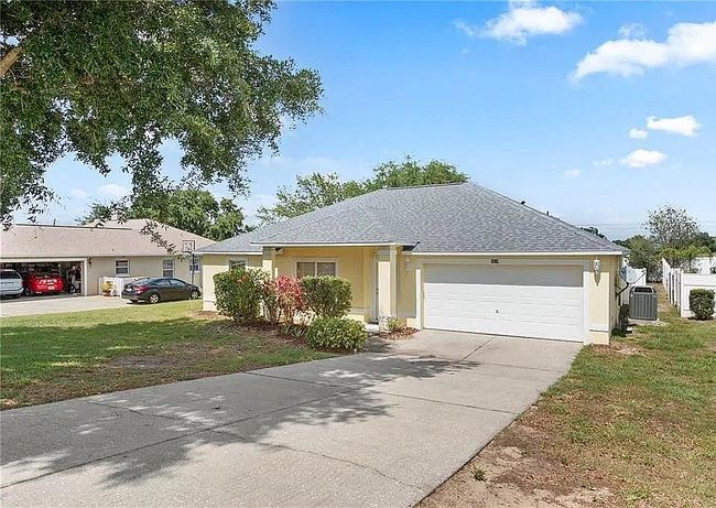 Photo of 9839 Crenshaw Cir, Clermont, FL