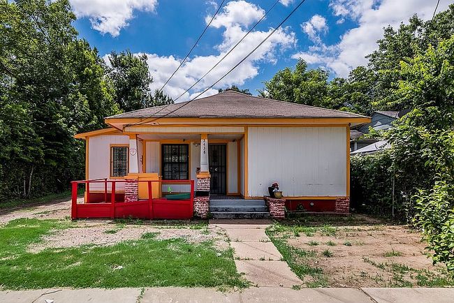 Preview of property located at 2438 Harding St