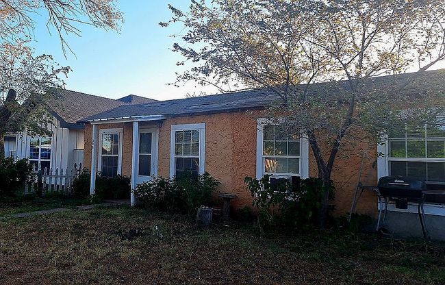 Photo of 306 Ne 5th St, Andrews, TX