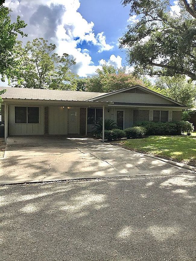 Photo of 511 Wilson St, Edna, TX