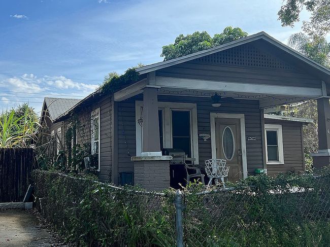Preview of property located at 6909 N Navin Ave