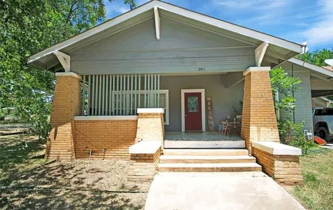 Photo of 203 Bennett St E, Strawn, TX