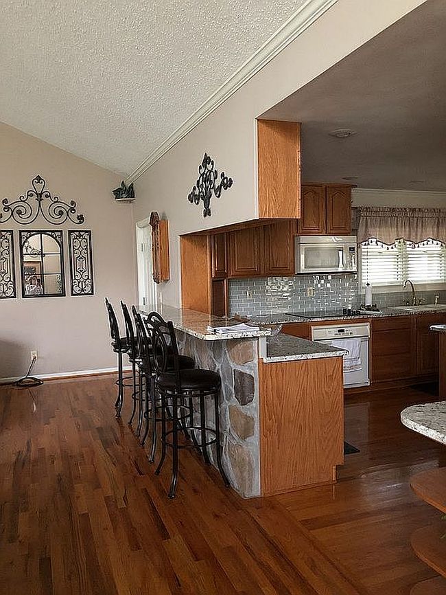 Image of 225 Vintage Oaks Way
