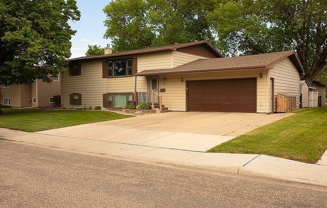 Image of 11 Linda Ln