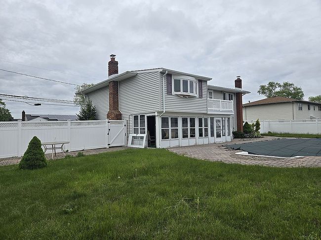 Photo of 801 5th St, West Babylon, NY