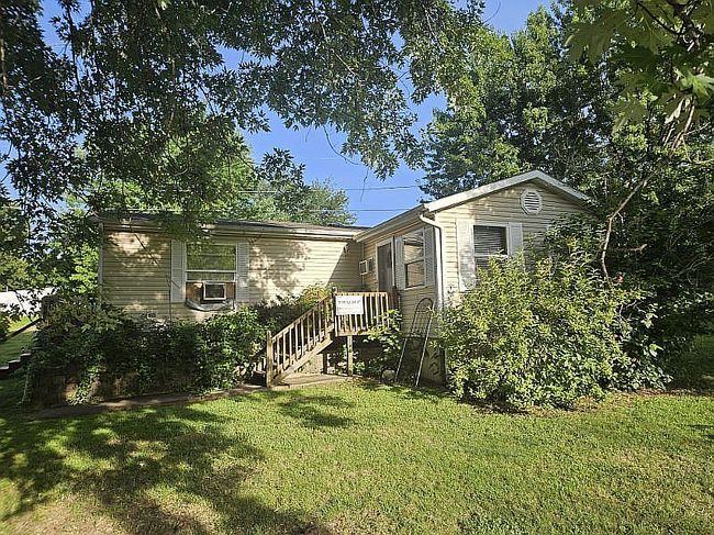 Photo of 1405 S Trimble Rd, Stockton, MO