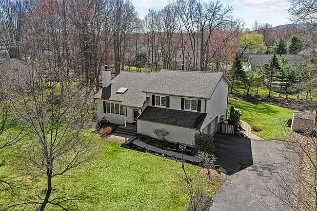 21 Mecca Dr, Salisbury Mills, NY