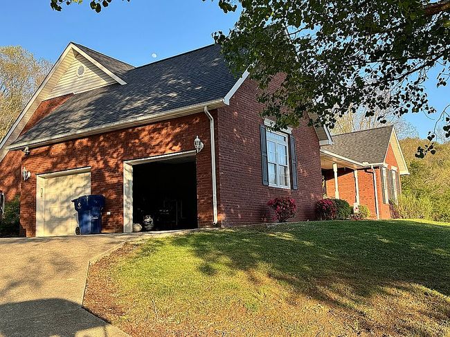 Photo of 949 Hill St, Jellico, TN