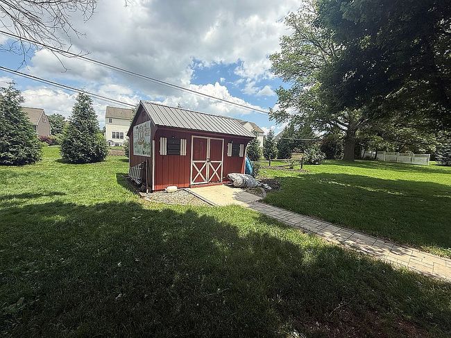 Photo of 3 Pfautz Ave, Lititz, PA