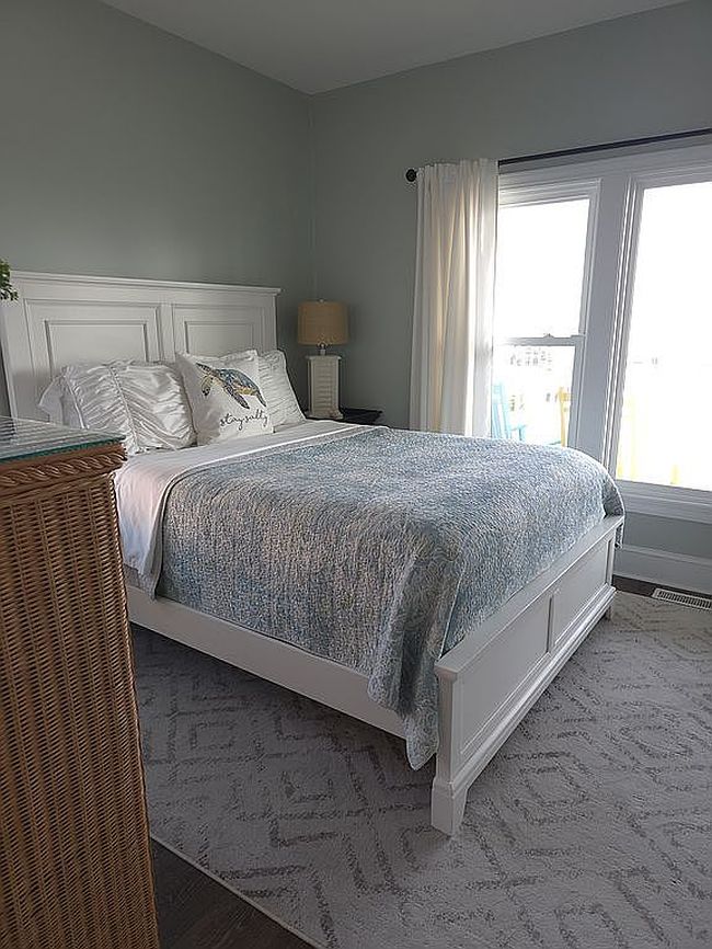 Image of 6626 W Beach Dr