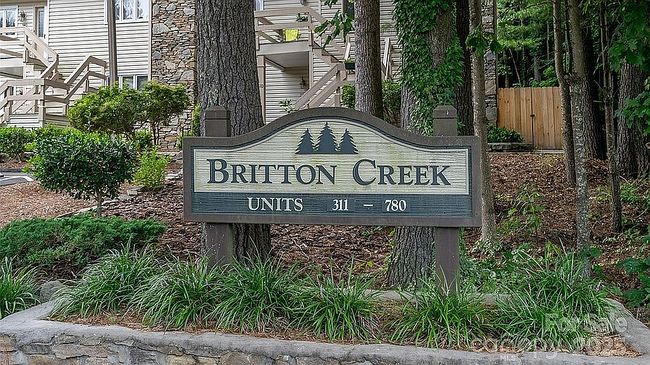 Photo of 580 Britton Creek Dr, Hendersonville, NC