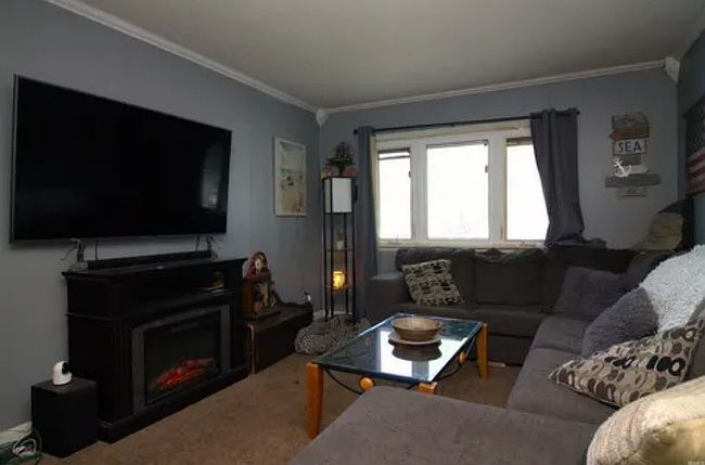 Photo of 921 Virgil Dr, Gas City, IN