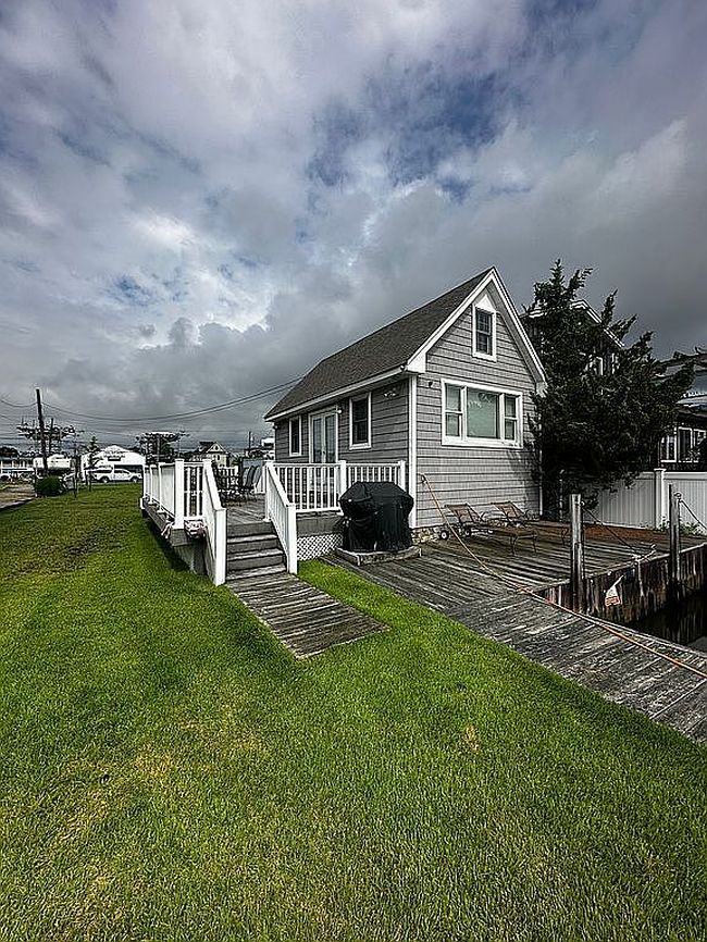 Photo of 250 S Ketcham Ave, Amityville, NY