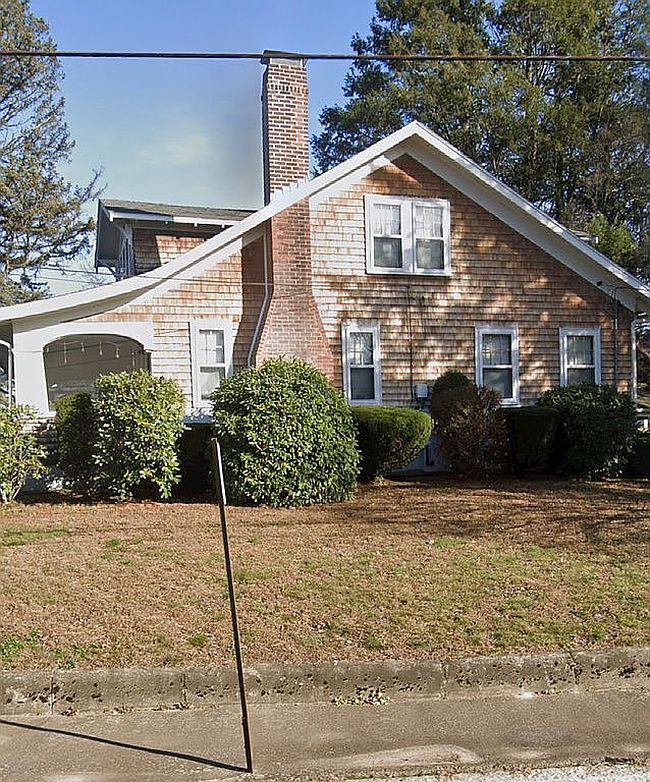 Photo of 700 Pleasant St, Brockton, MA