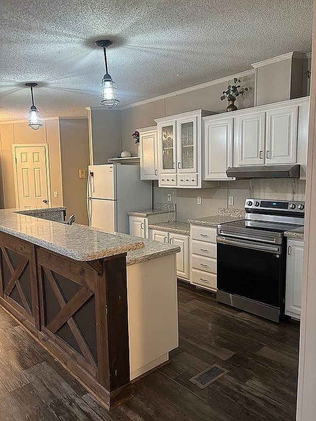 Additional photo 3 of property located at 4000 Ace Ln Trailer 115