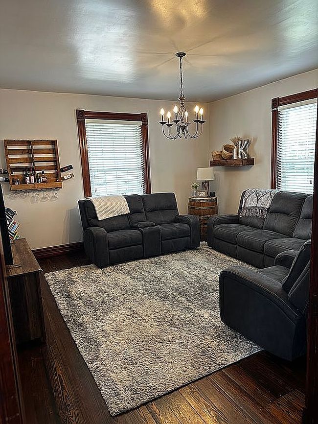 Image of 114 W Pearl St