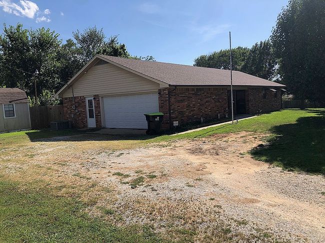 Photo of 125 Oakridge Rd, Holdenville, OK