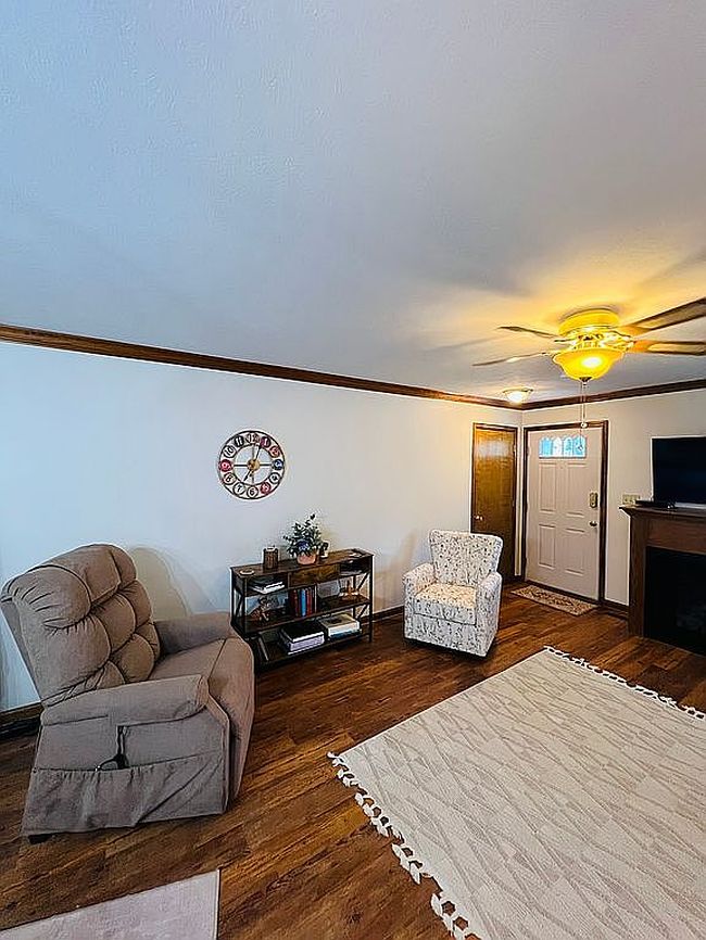 Additional photo 2 of property located at 843 Freedom Dr