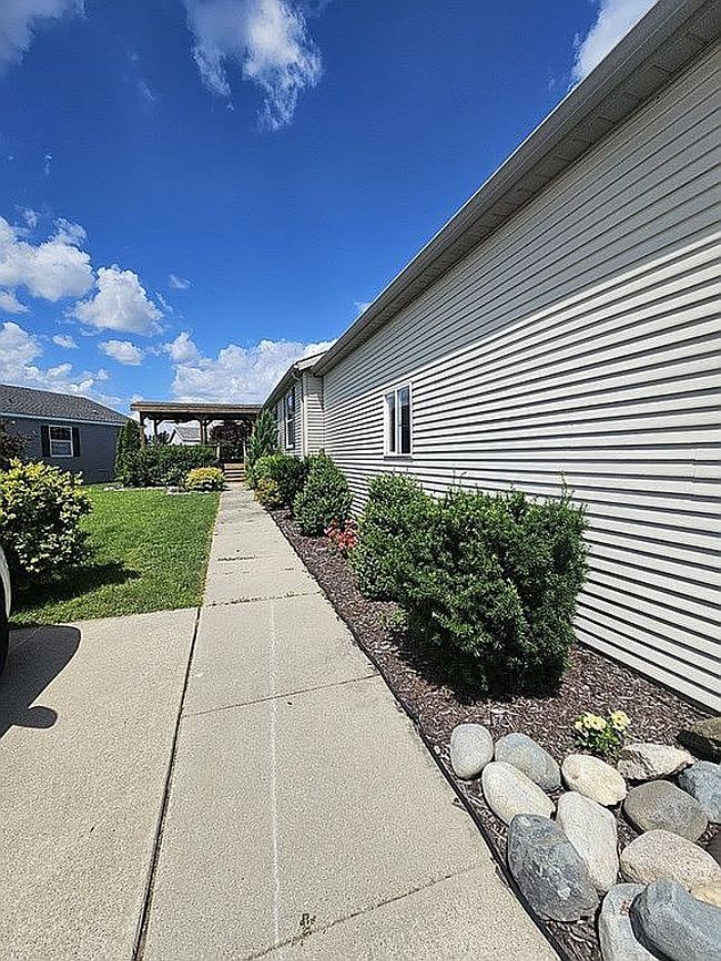 Photo of 274 Pine Lakes Dr W Lot 97, Lapeer, MI