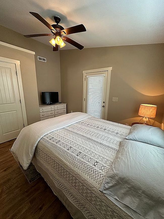 Image of 1219 Thomas Dr #166