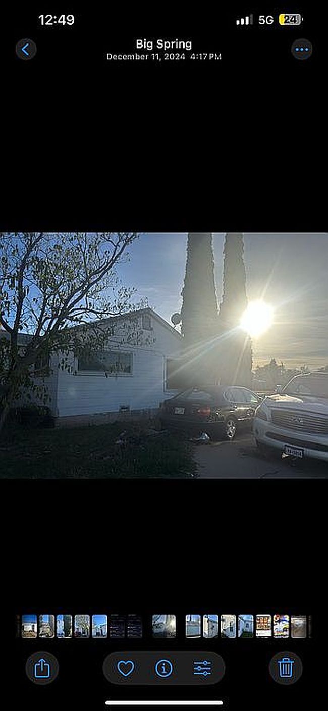 Image of 400 E 18th St