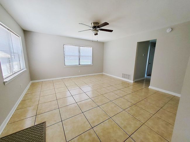 Image of 1622 Roselle Ave