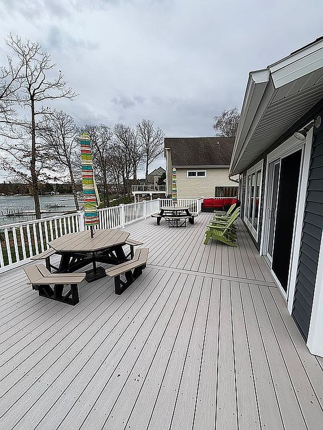 Image of 9080 Deer Point Dr
