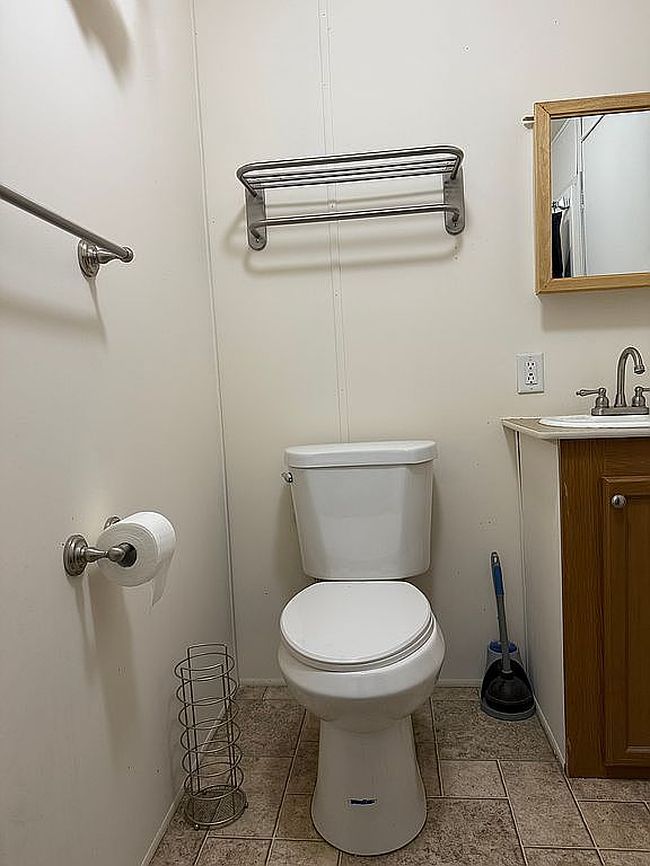 Image of 1100 Riverside Dr