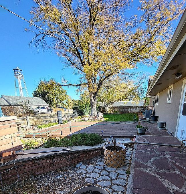 Additional photo 3 of property located at 204 W 4th St