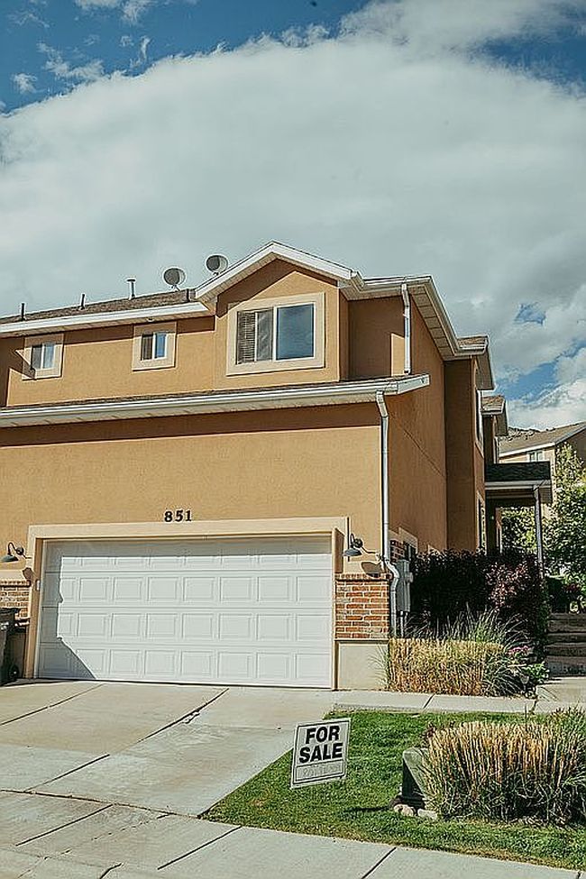 Image of 851 N Sapphire St
