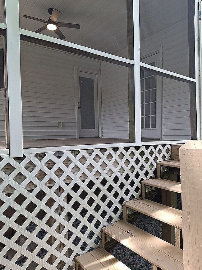 Image of 305 Spring St