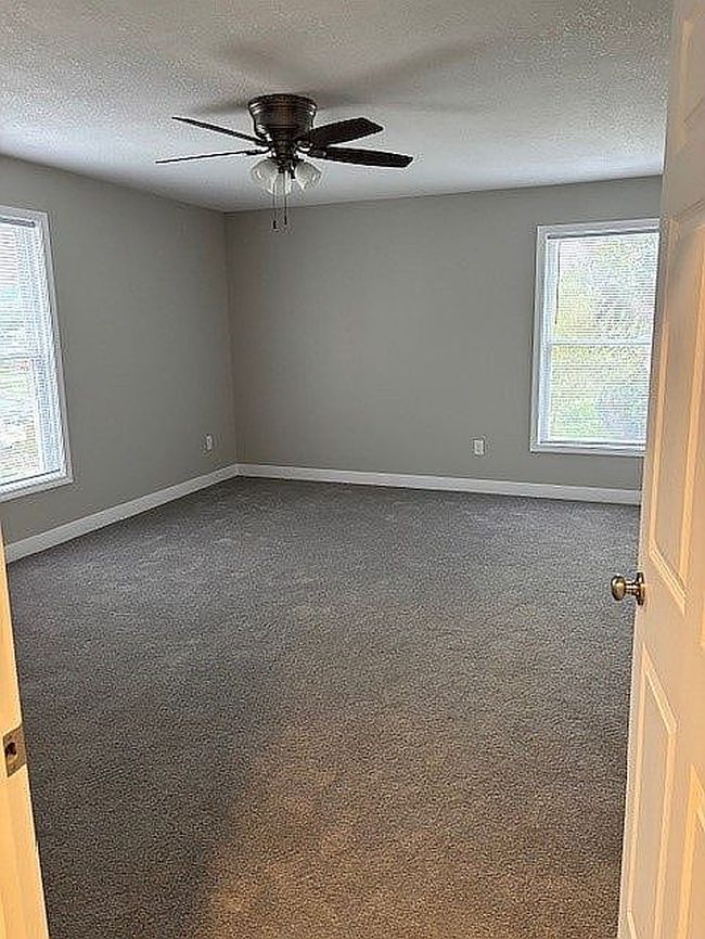 Photo of 509 E Louis St, Saint Joseph, MO