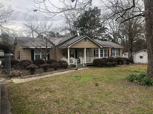 Image of 114 Riverside Dr