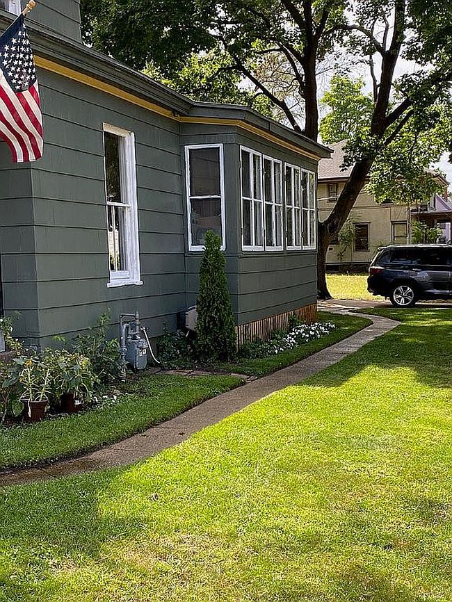 Image of 702 W Jefferson Blvd