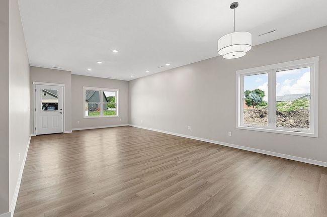 Photo of 605 Northwood Pl, Janesville, MN