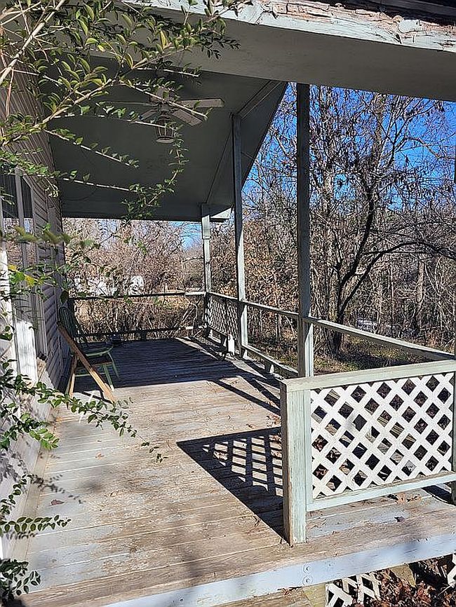 Image of 419 Center St