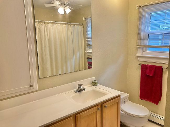 Image of 919 W John St